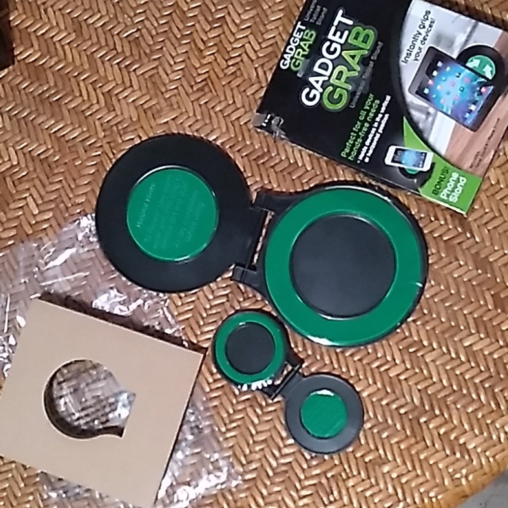 Gadget grab tablet/phone holder